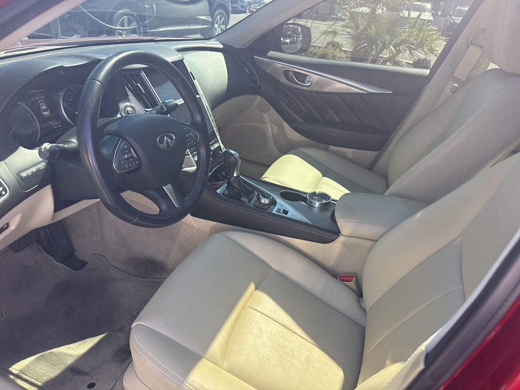 Thumbnail: 2015 INFINITI Q50 - 9
