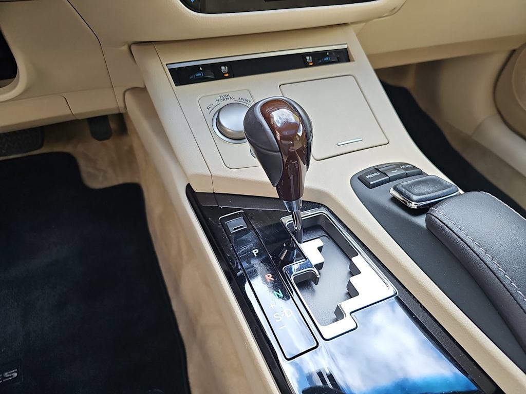 Thumbnail: 2015 Lexus ES - 15