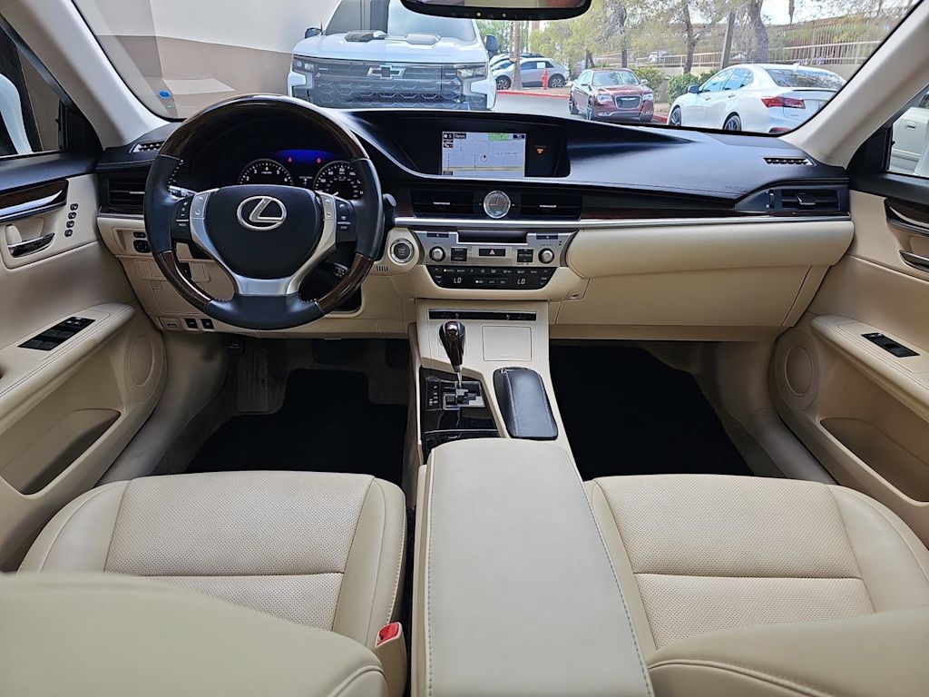 Thumbnail: 2015 Lexus ES - 9