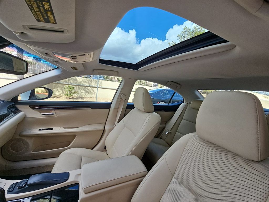 Thumbnail: 2015 Lexus ES - 29