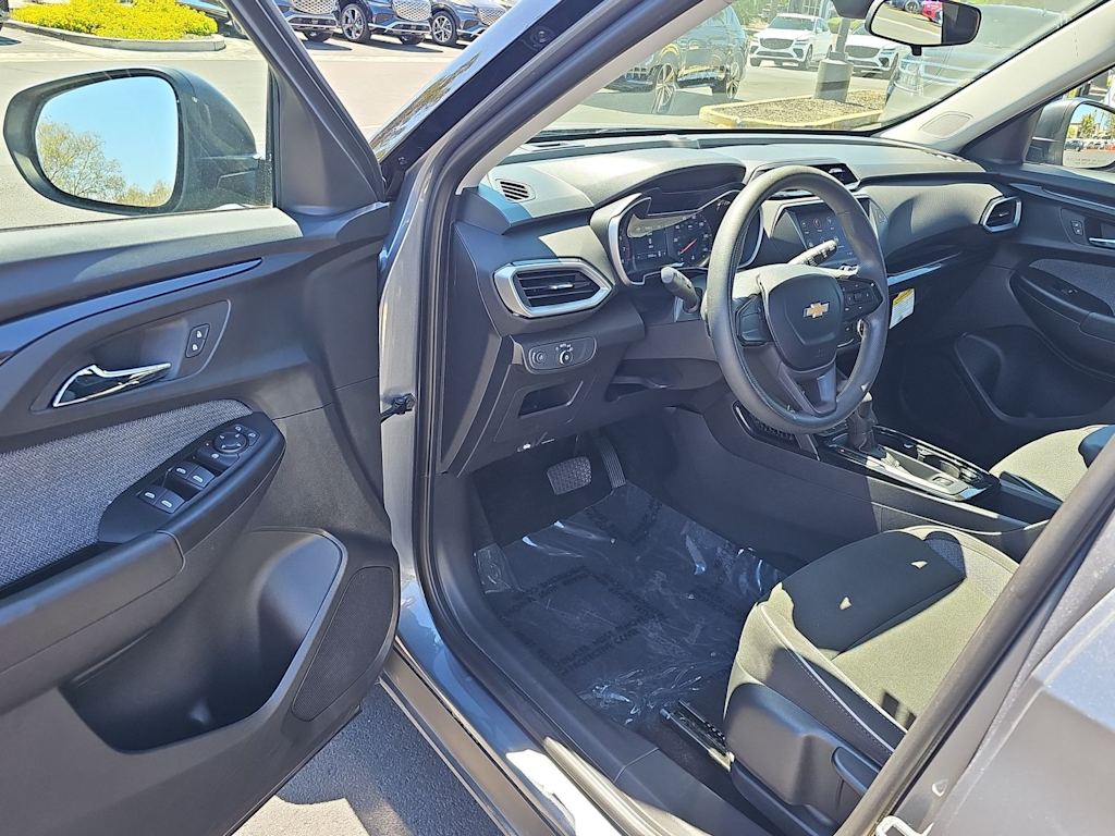 Thumbnail: 2021 Chevrolet TrailBlazer - 2