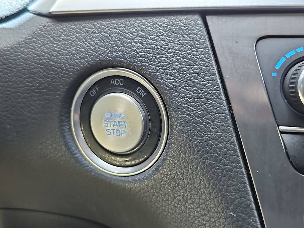 Thumbnail: 2017 Genesis G80 - 25