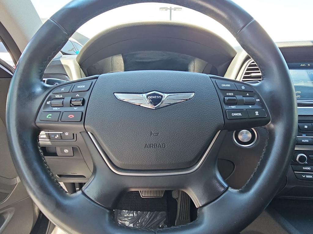 Thumbnail: 2017 Genesis G80 - 13
