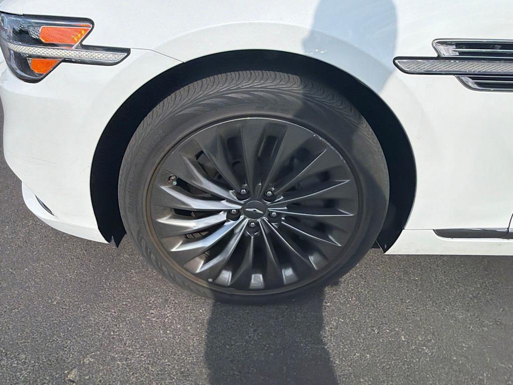 Thumbnail: 2020 Genesis G90 - 4