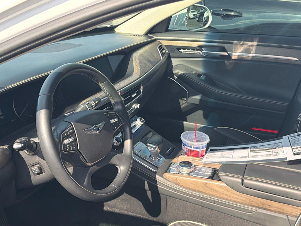 Thumbnail: 2020 Genesis G90 - 2