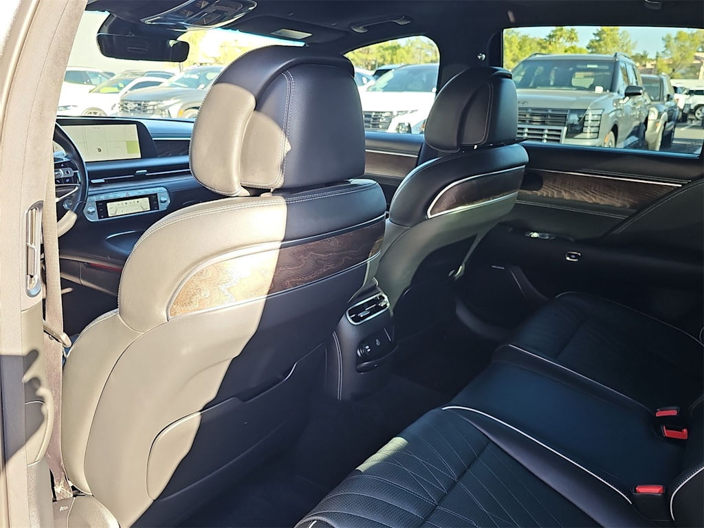 Thumbnail: 2023 Genesis G90 - 10