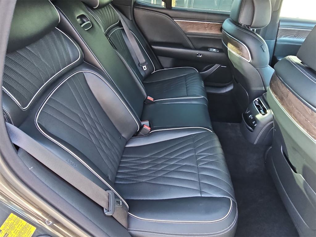 Thumbnail: 2023 Genesis G90 - 19