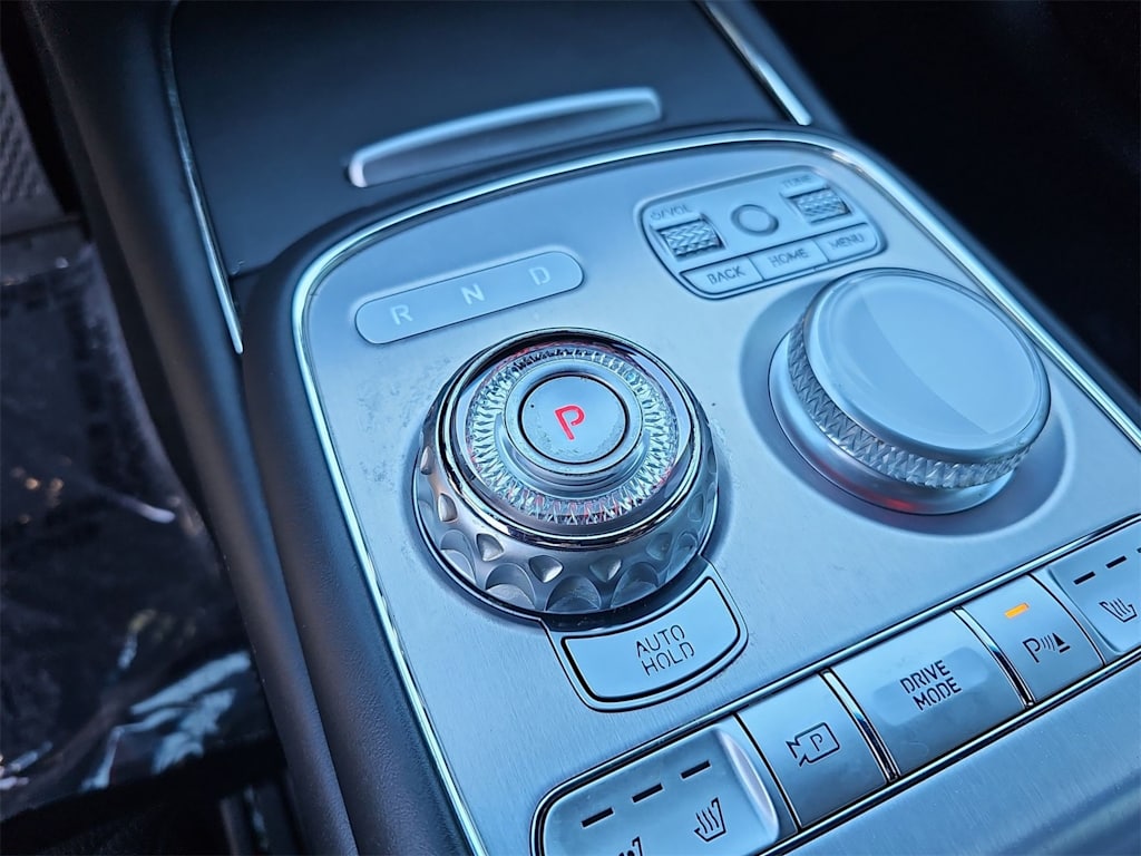 Thumbnail: 2023 Genesis G90 - 21