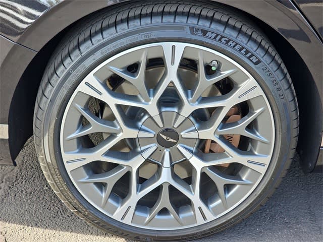 2025 Genesis G90  7