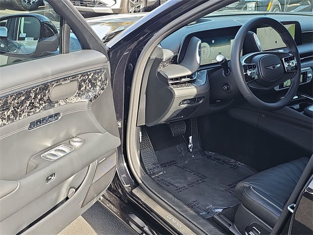 2025 Genesis G90  19