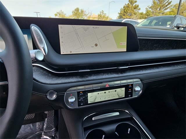 2025 Genesis G90  12