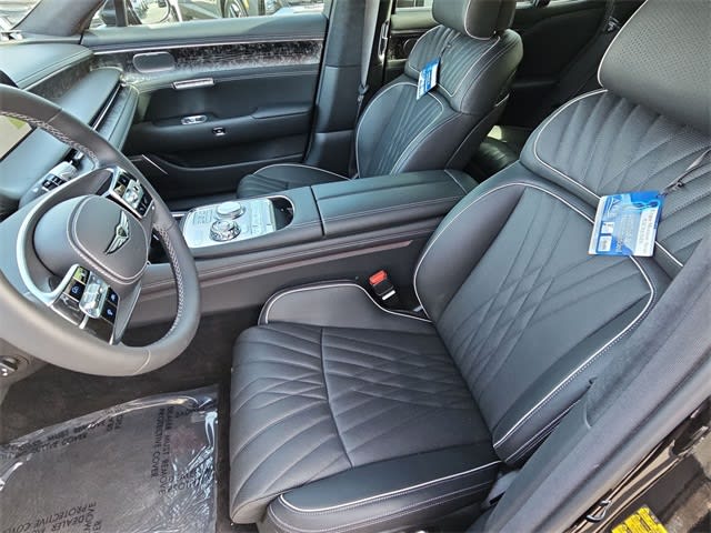 2025 Genesis G90  9