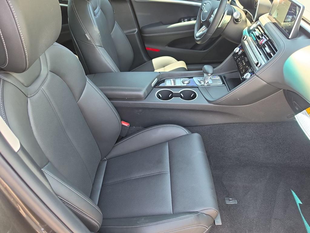 Thumbnail: 2026 Genesis G70 - 12