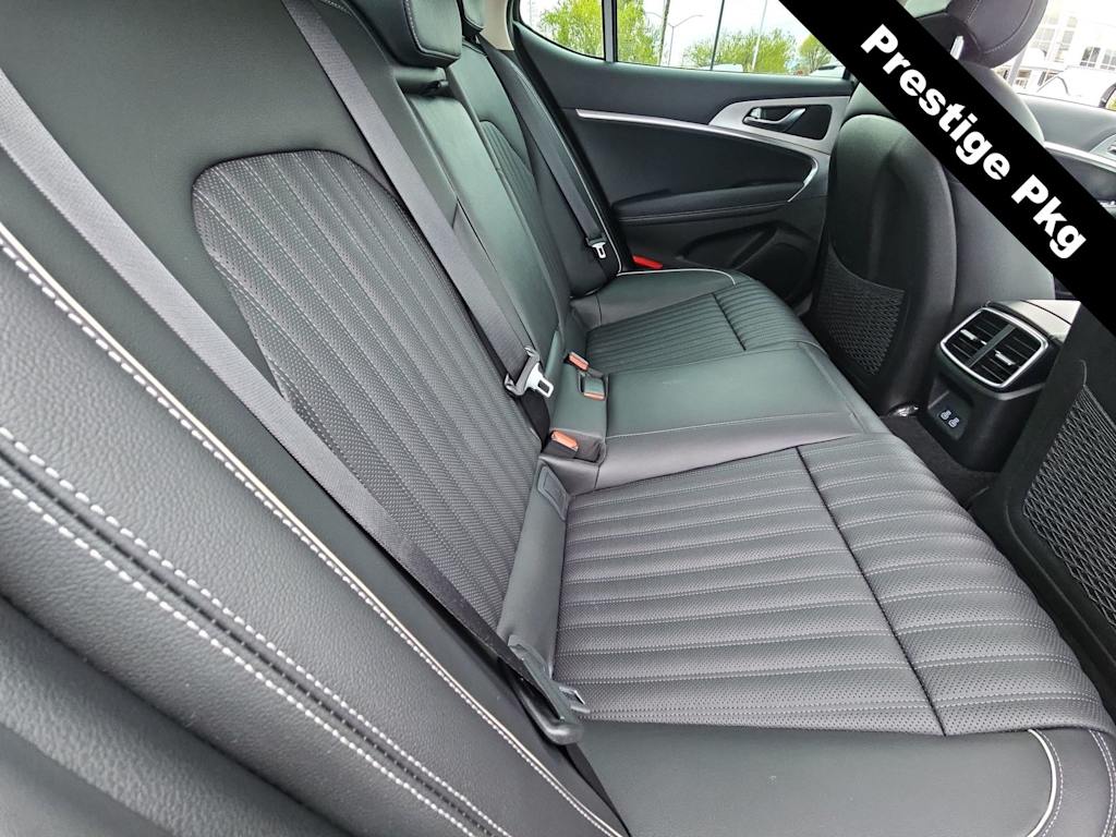 Thumbnail: 2026 Genesis G70 - 25