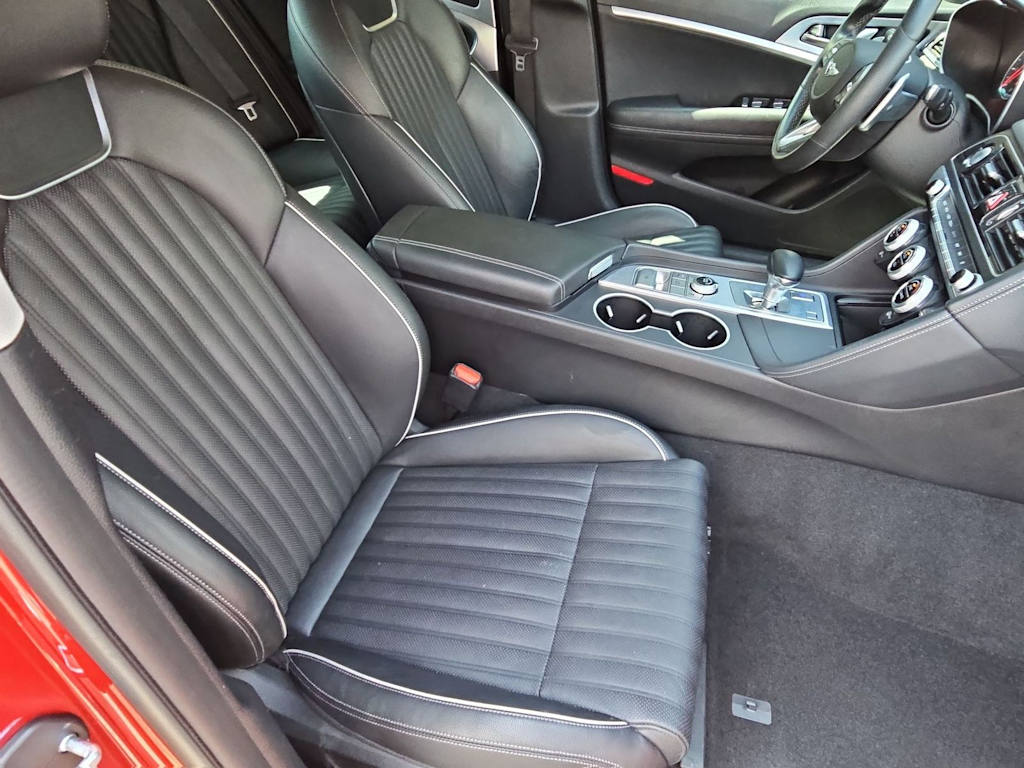 Thumbnail: 2020 Genesis G70 - 12