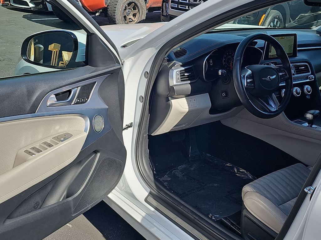 Thumbnail: 2020 Genesis G70 - 21