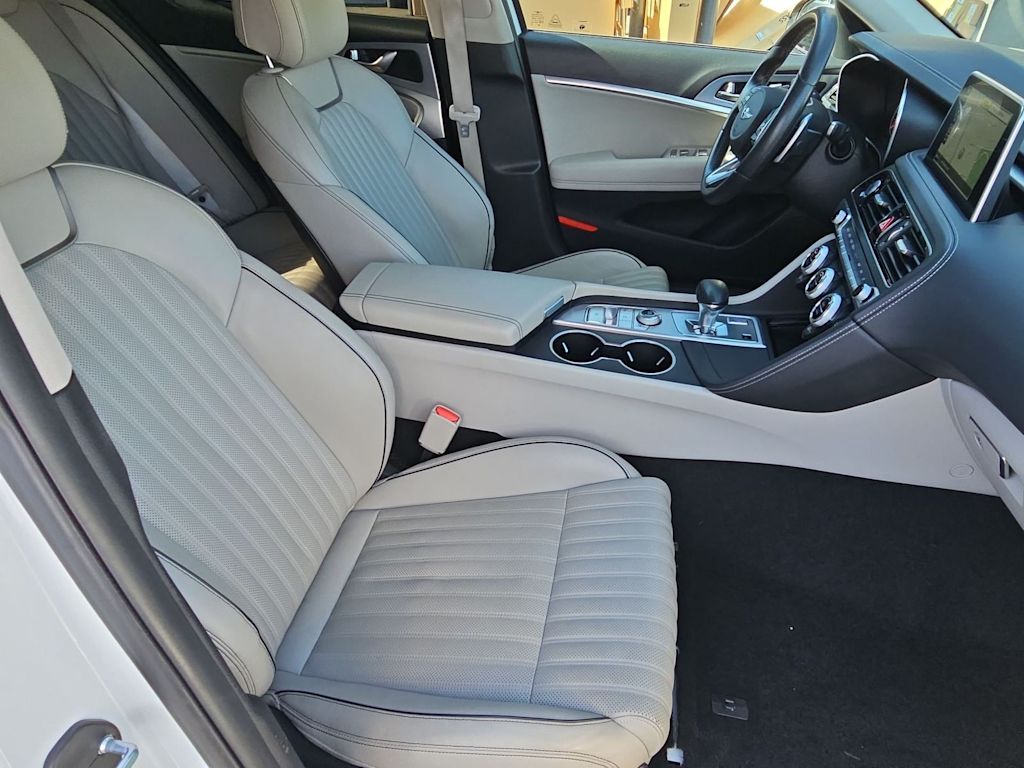 Thumbnail: 2020 Genesis G70 - 11