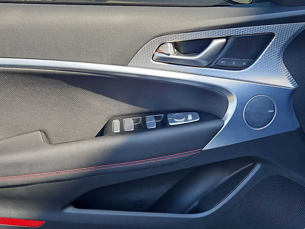 Thumbnail: 2023 Genesis G70 - 29