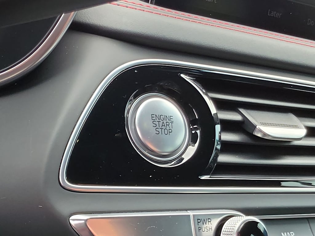 Thumbnail: 2023 Genesis G70 - 25