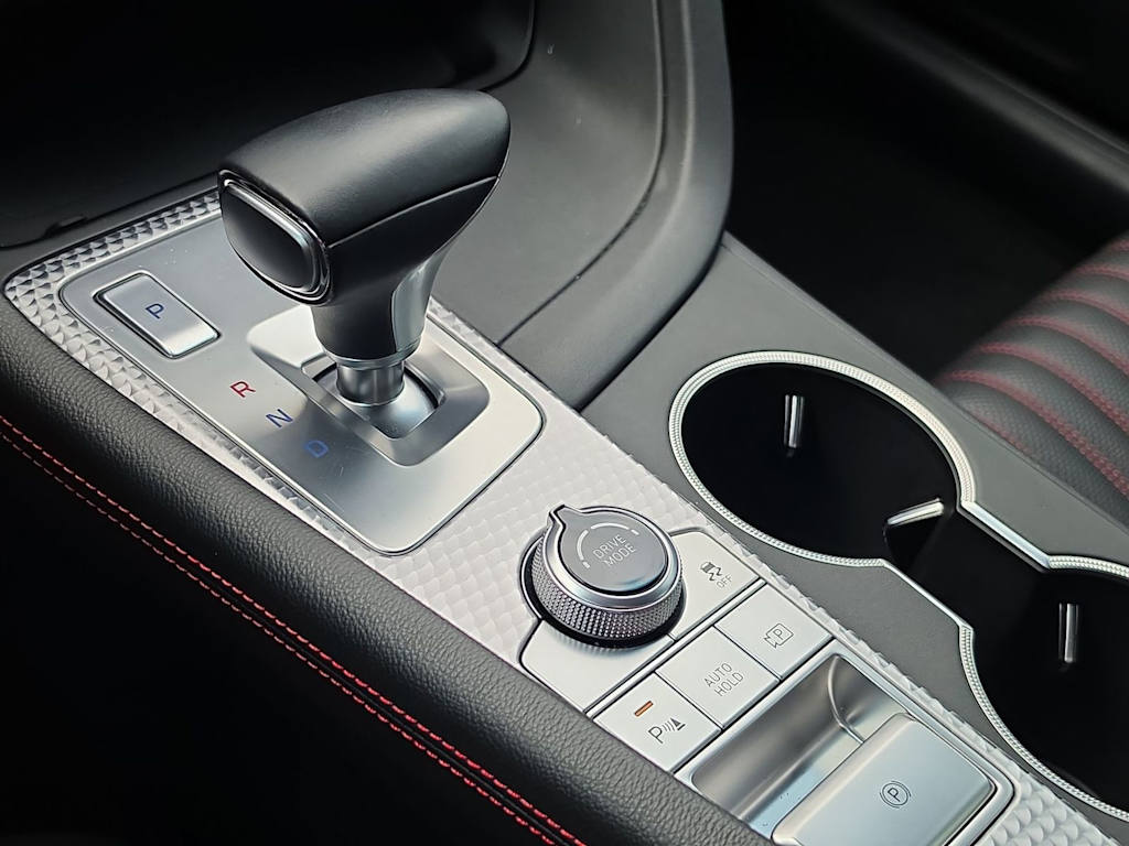 Thumbnail: 2023 Genesis G70 - 23