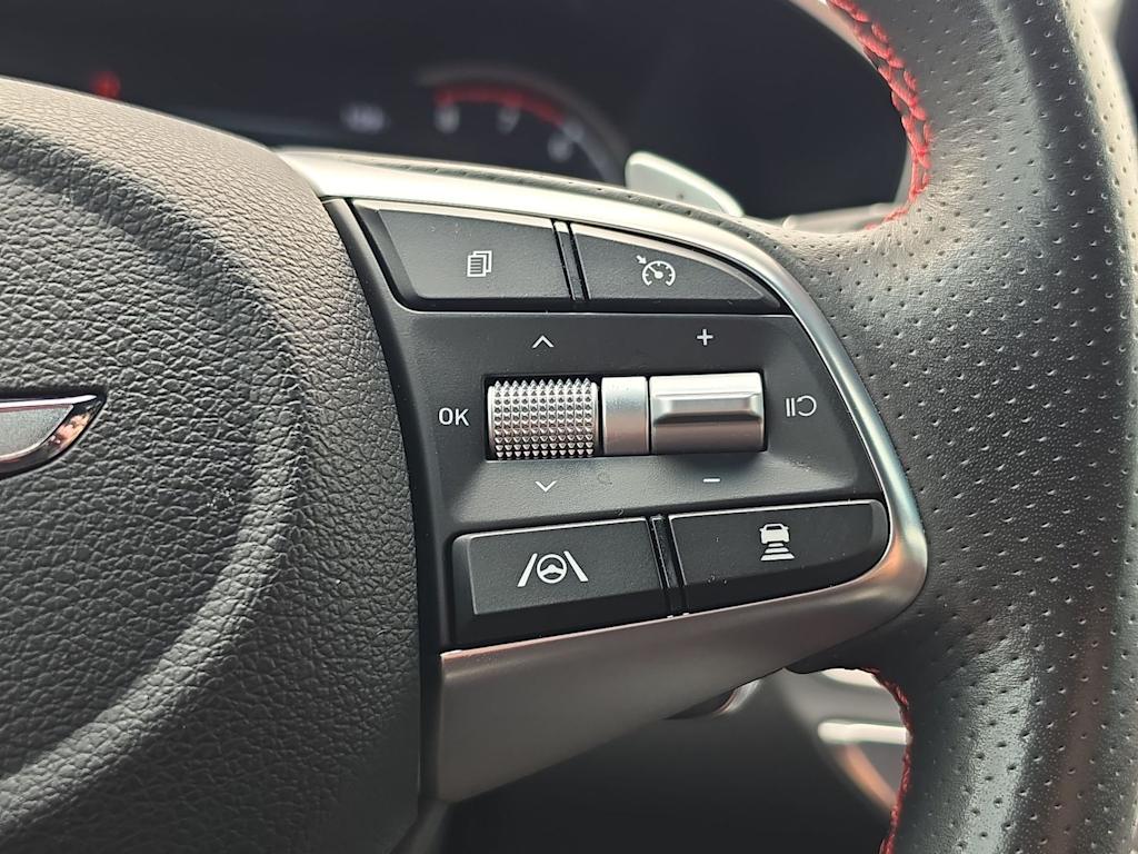 Thumbnail: 2023 Genesis G70 - 29