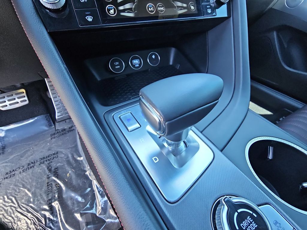 Thumbnail: 2025 Genesis G70 - 16