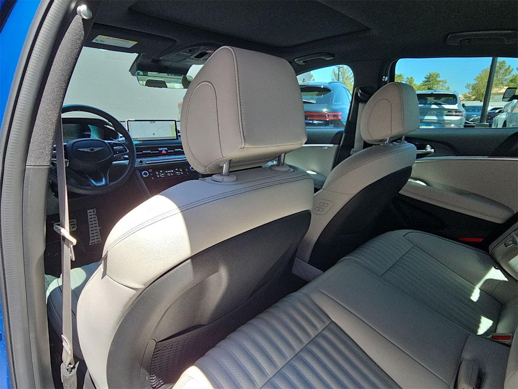 Thumbnail: 2025 Genesis G70 - 13