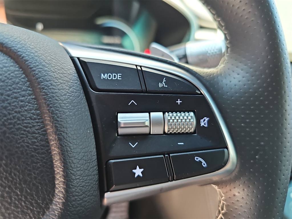 Thumbnail: 2025 Genesis G70 - 26