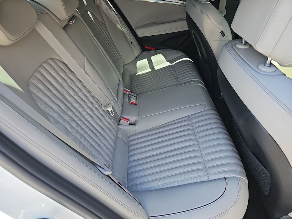 Thumbnail: 2023 Genesis G70 - 24