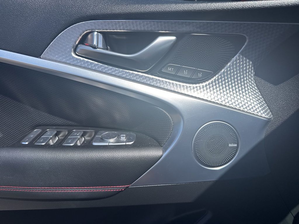 Thumbnail: 2022 Genesis G70 - 14
