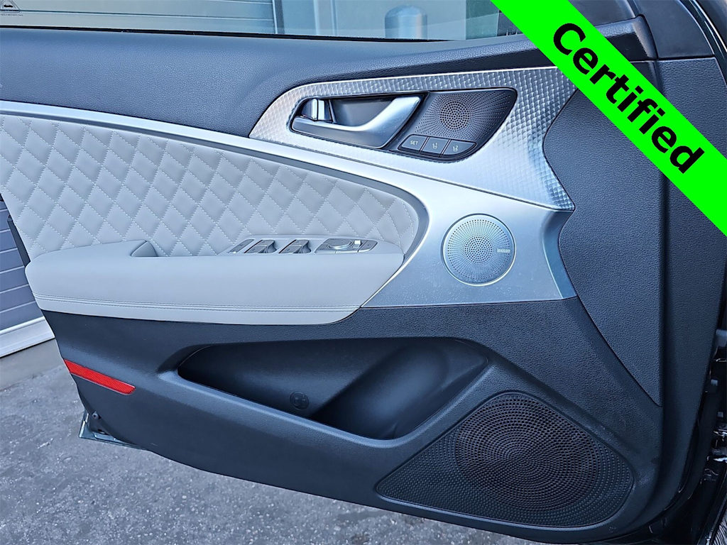 Thumbnail: 2023 Genesis G70 - 28