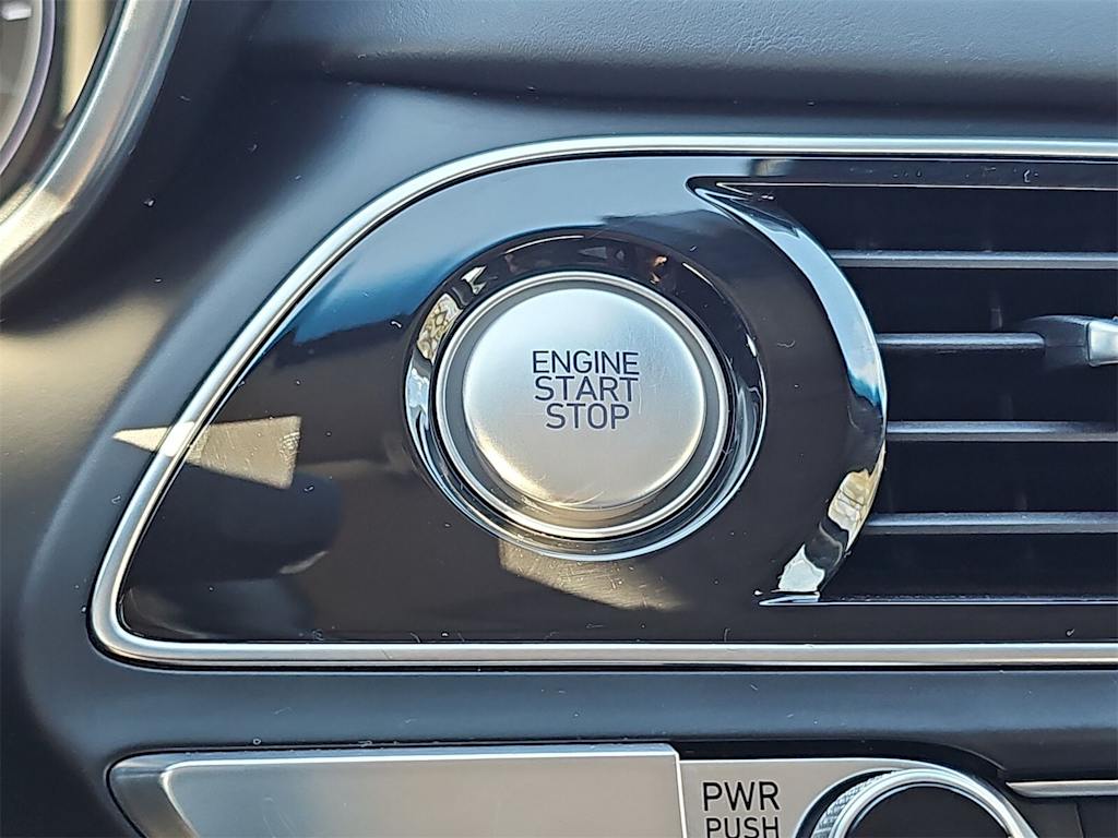 Thumbnail: 2020 Genesis G70 - 25