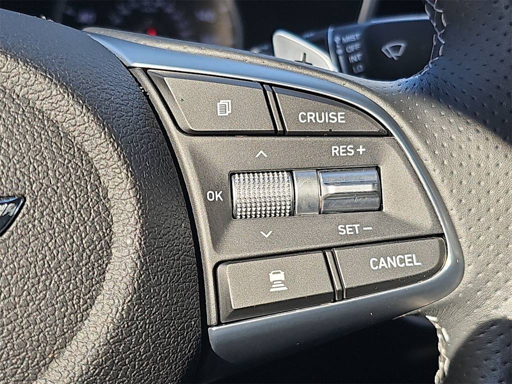 Thumbnail: 2020 Genesis G70 - 26