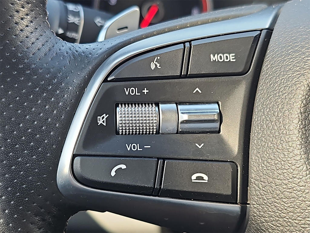 Thumbnail: 2020 Genesis G70 - 27