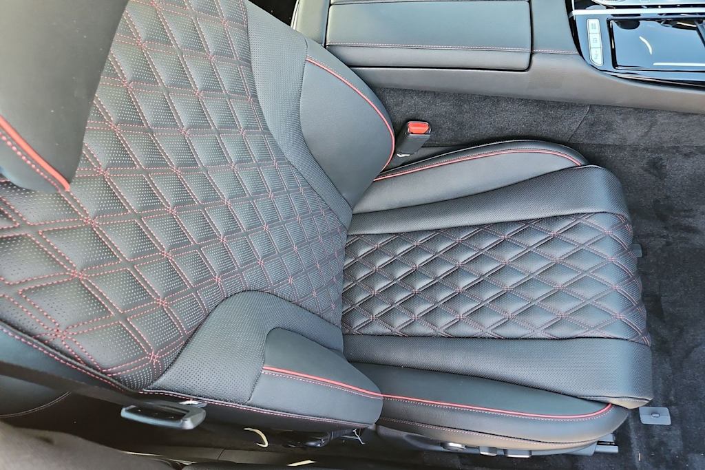Thumbnail: 2024 Genesis G80 - 28