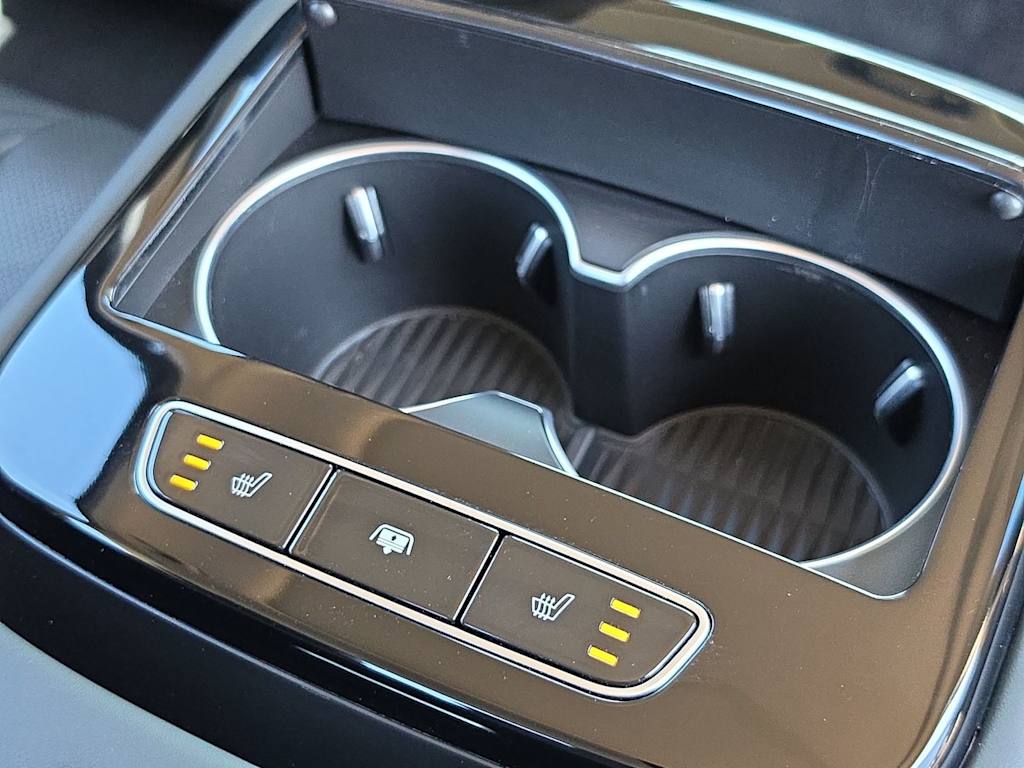 Thumbnail: 2021 Genesis G80 - 14
