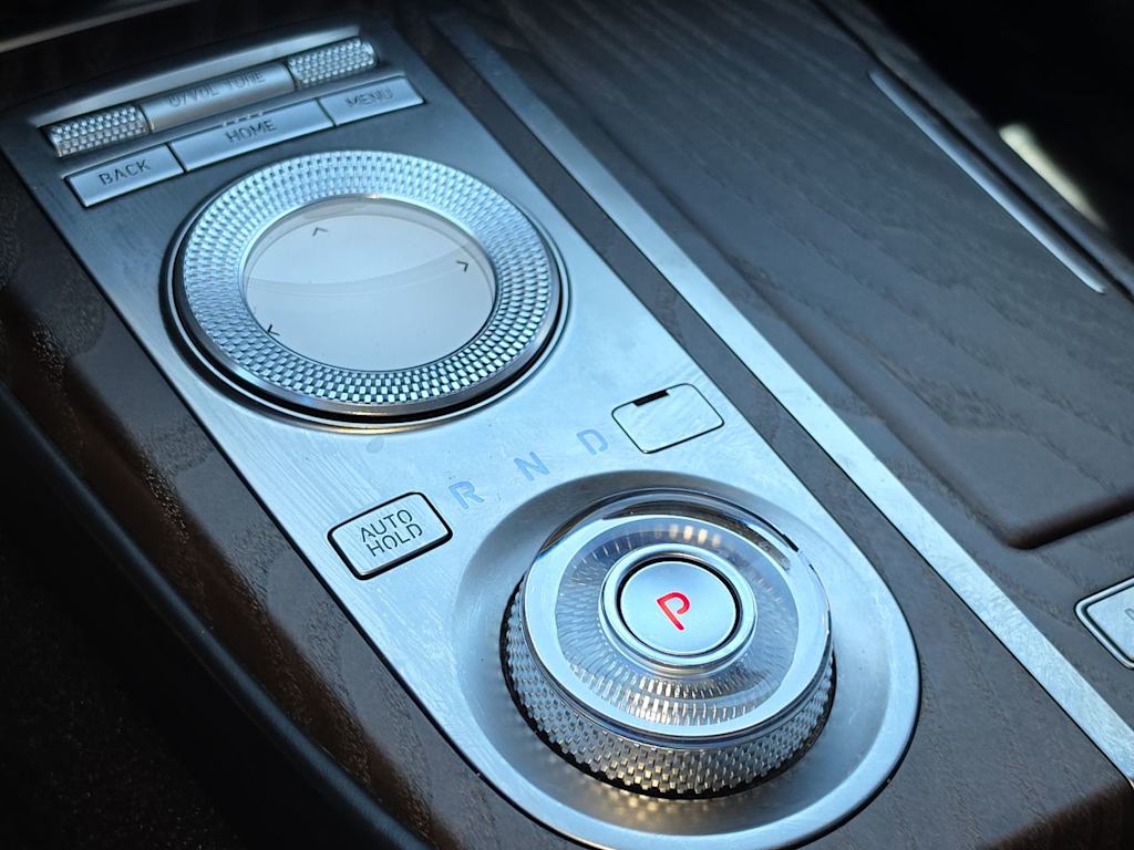 Thumbnail: 2021 Genesis G80 - 24