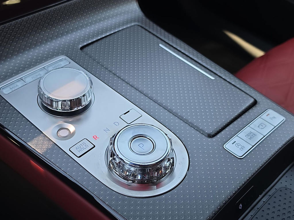 Thumbnail: 2026 Genesis G80 - 23
