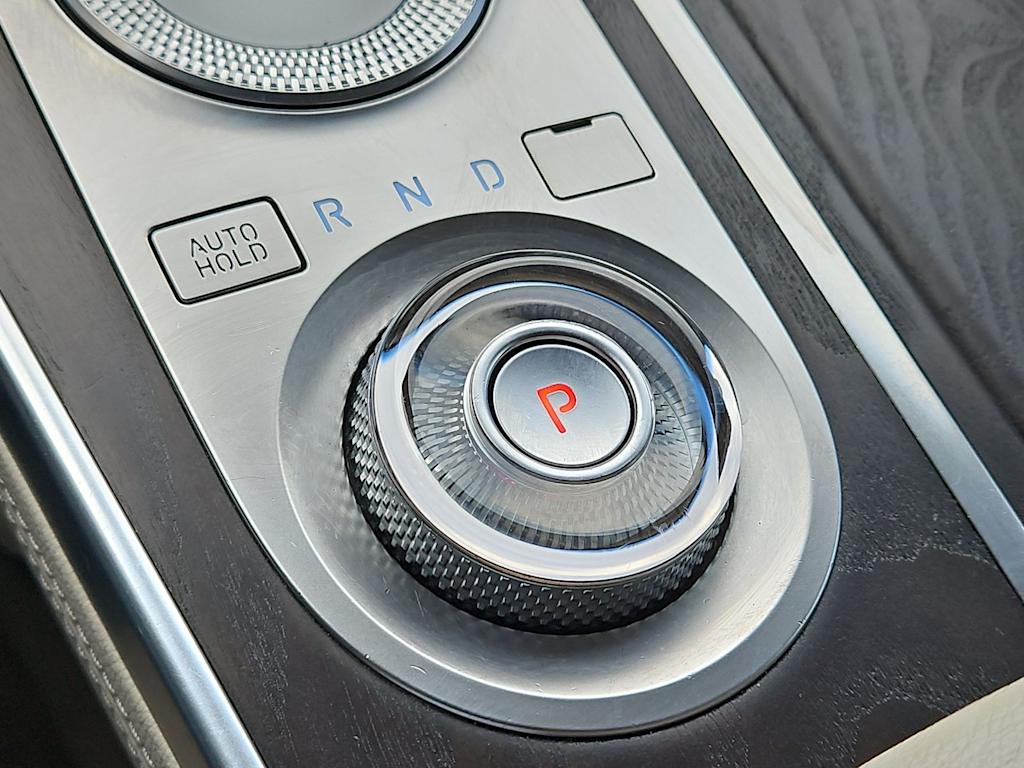 Thumbnail: 2021 Genesis GV80 - 25