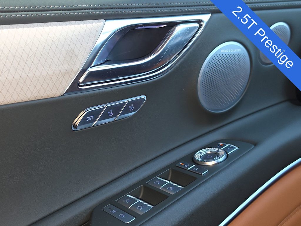 Thumbnail: 2025 Genesis GV80 - 30