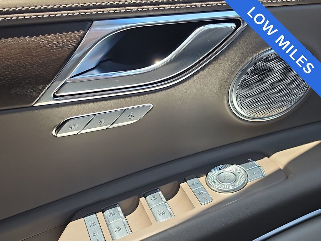 Thumbnail: 2023 Genesis GV80 - 28