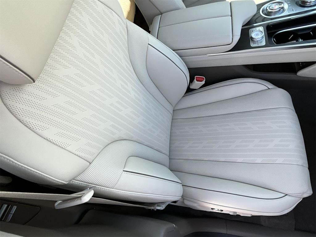 Thumbnail: 2024 Genesis GV80 - 26