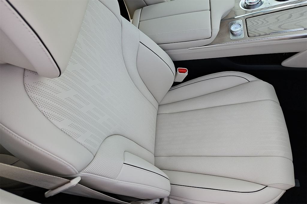 Thumbnail: 2024 Genesis GV80 - 27