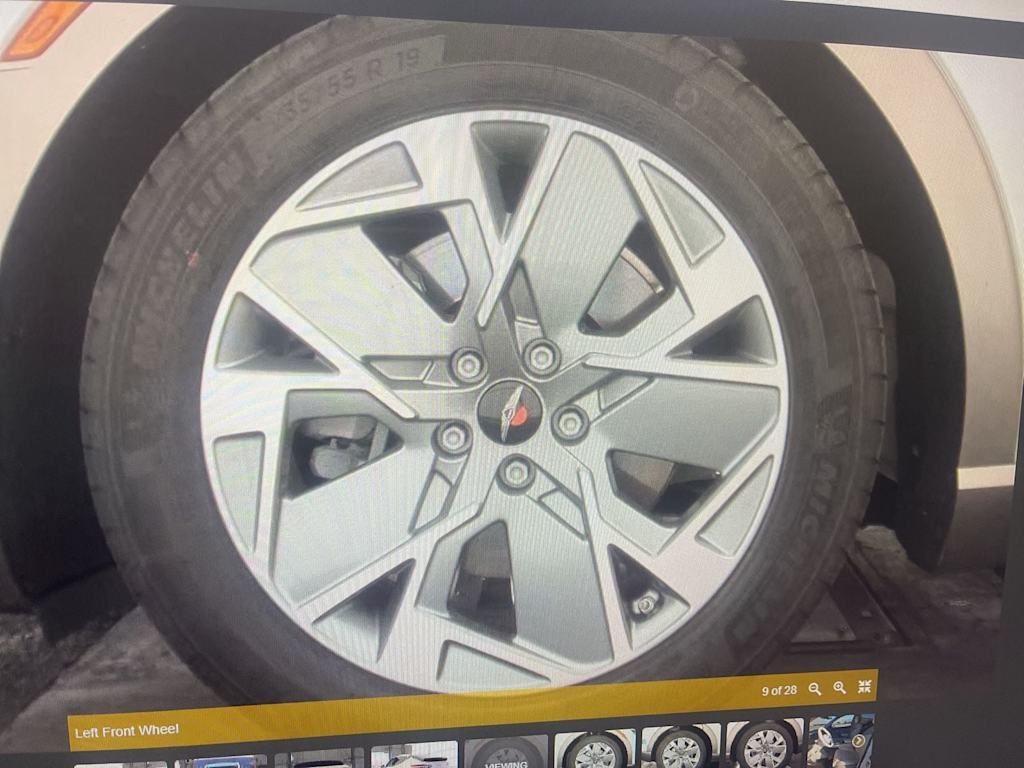Thumbnail: 2025 Genesis GV60 - 5