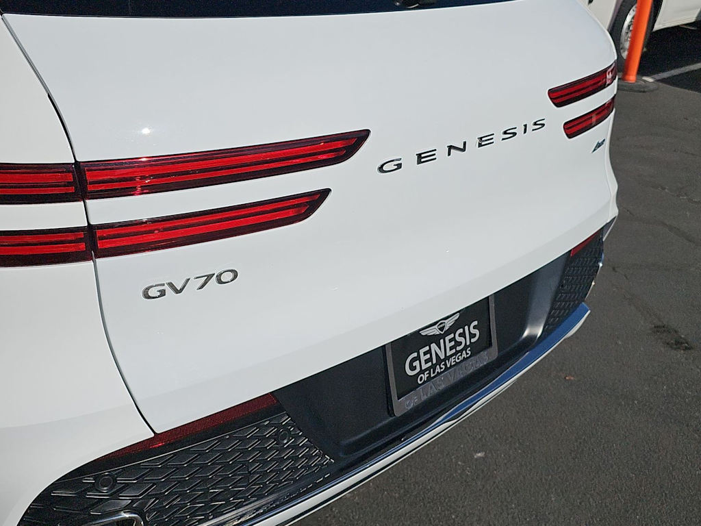 Thumbnail: 2022 Genesis GV70 - 7
