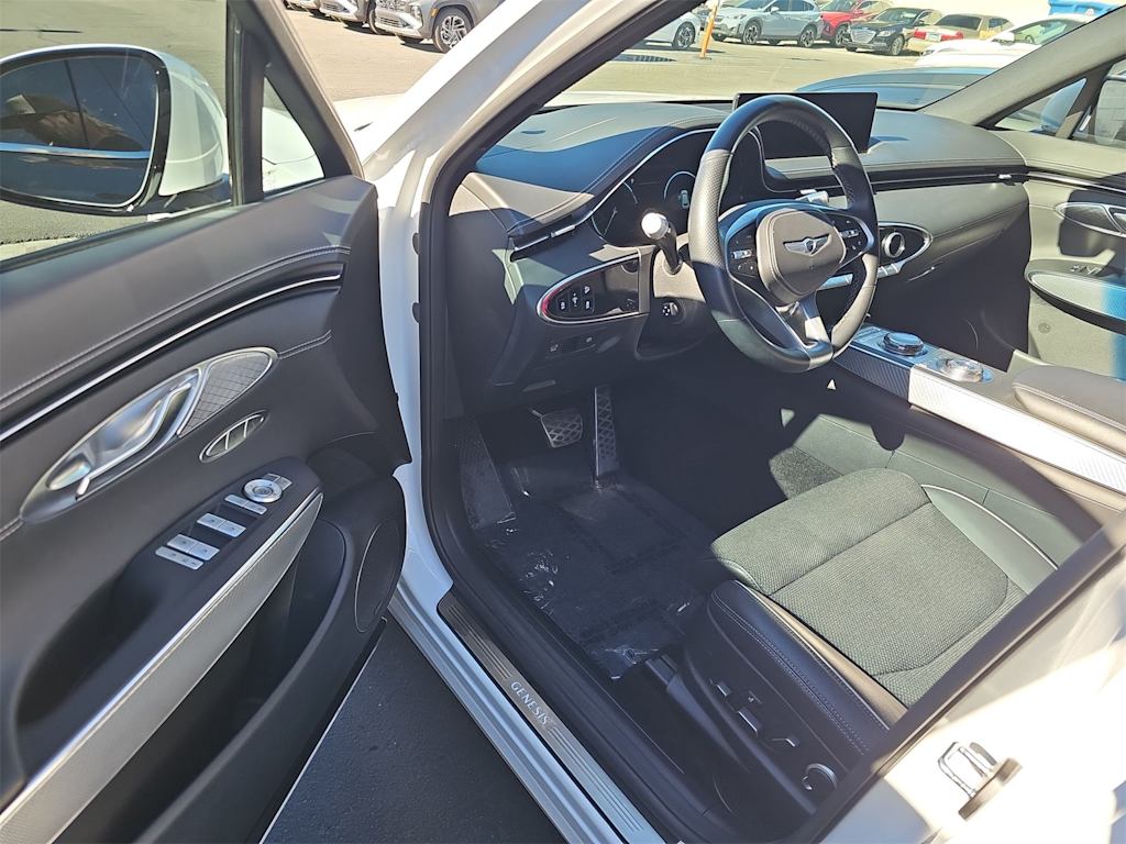 Thumbnail: 2023 Genesis GV70 - 2