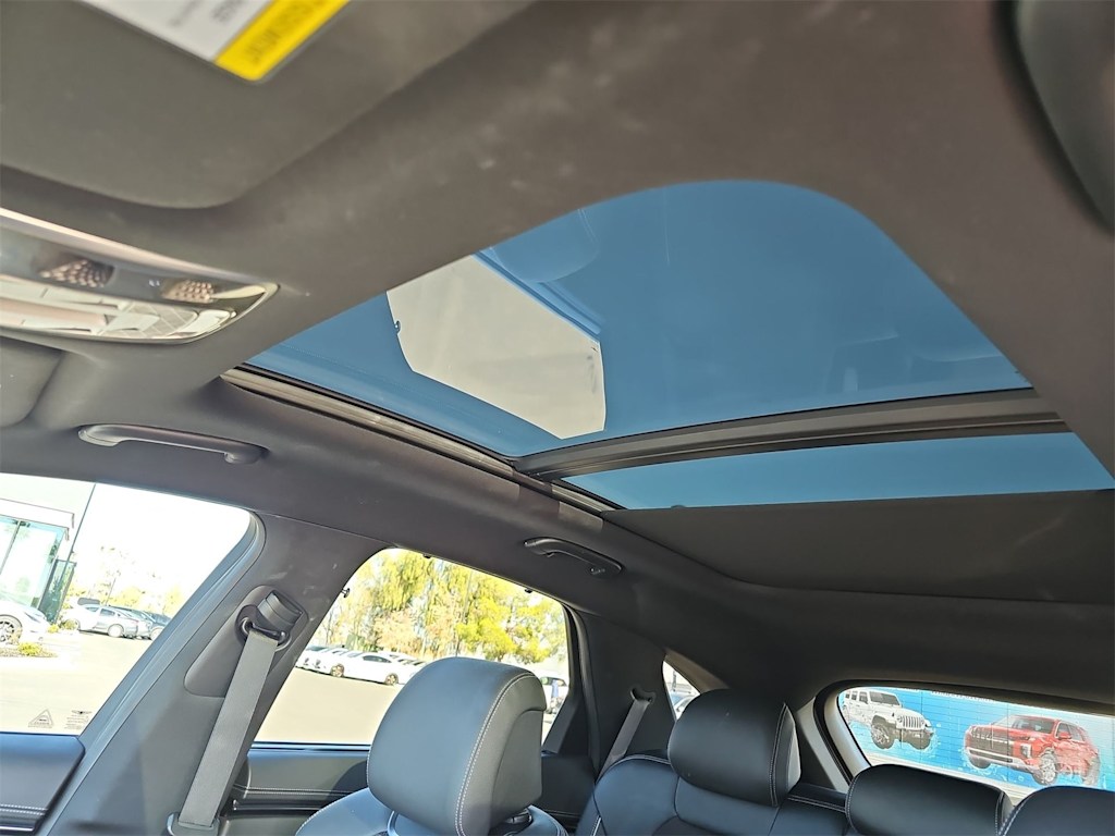 Thumbnail: 2023 Genesis GV70 - 29