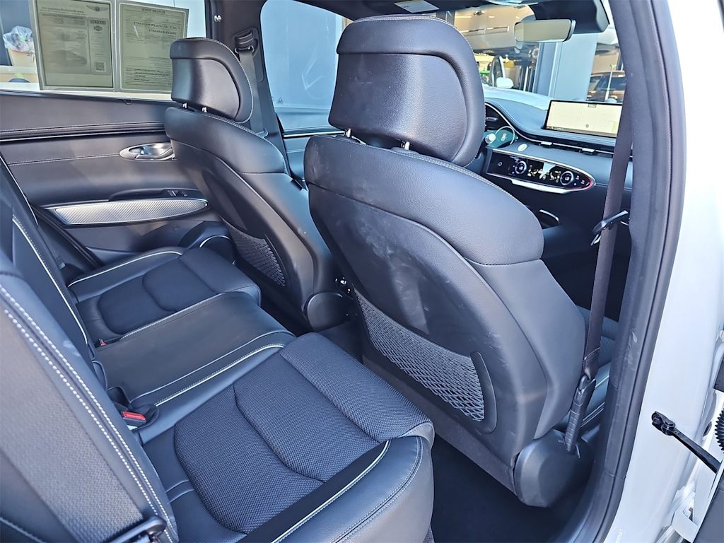 Thumbnail: 2023 Genesis GV70 - 12