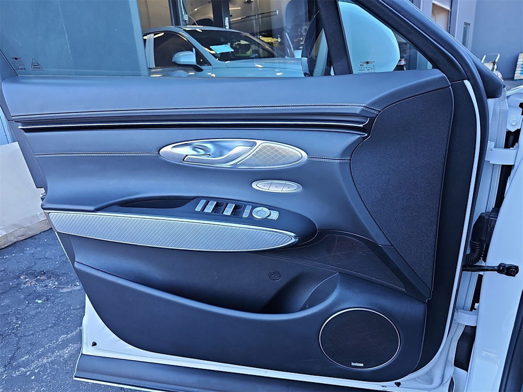 Thumbnail: 2023 Genesis GV70 - 28