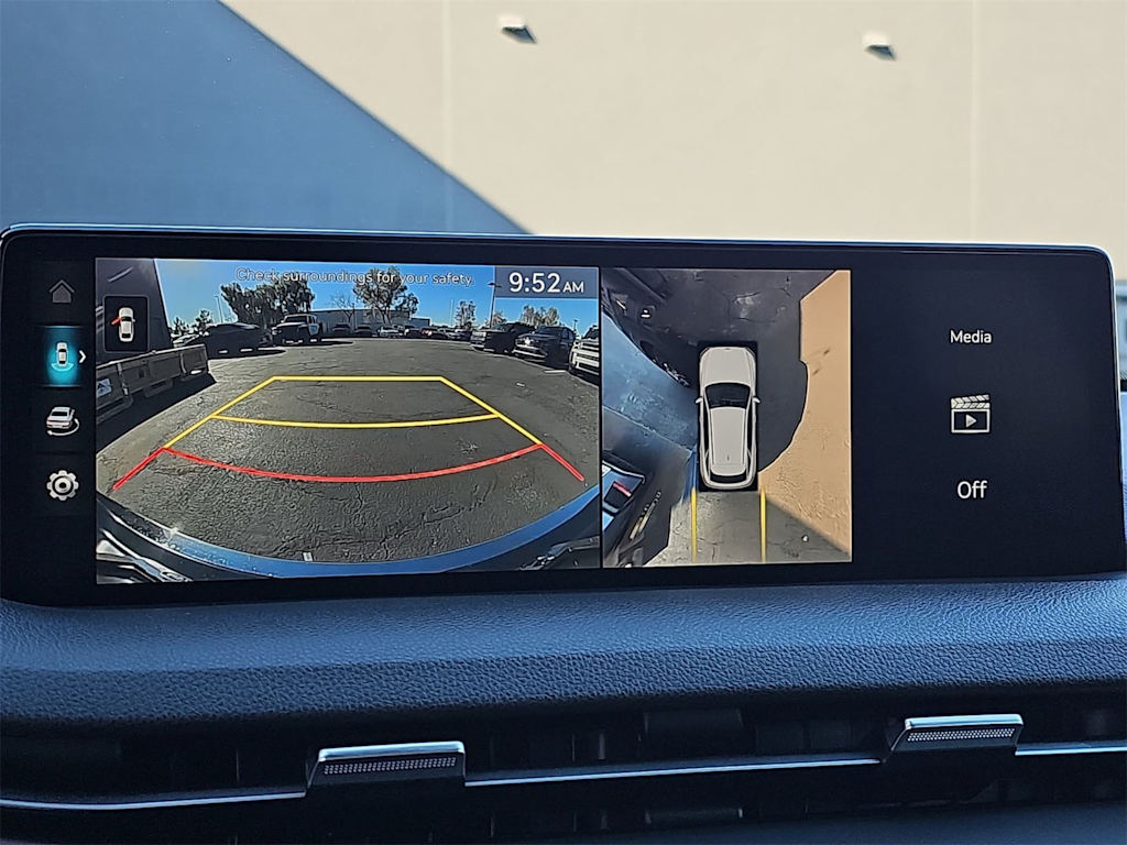 Thumbnail: 2023 Genesis GV70 - 24